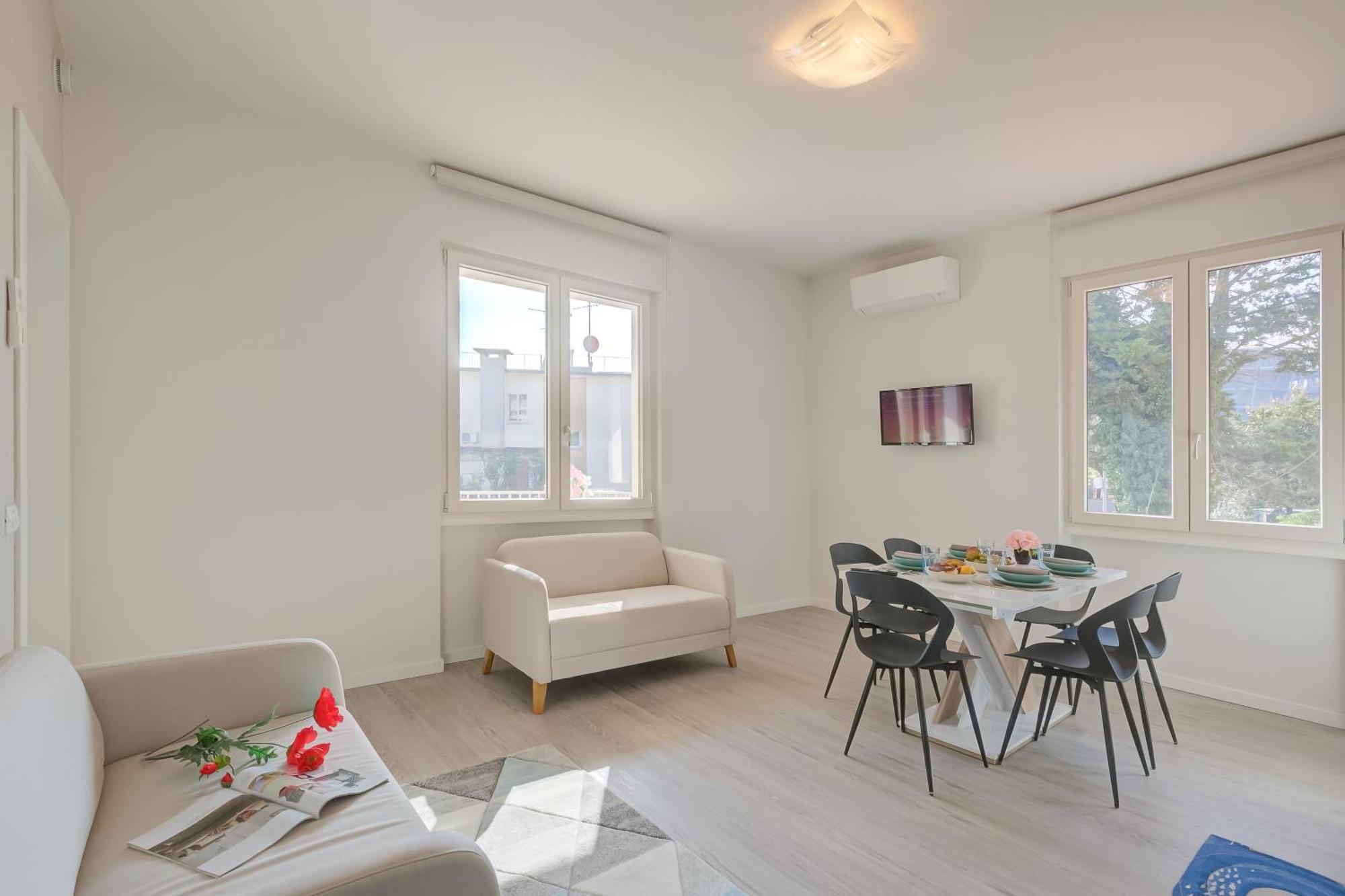 La Maison Fleurie Apartment Desenzano del Garda